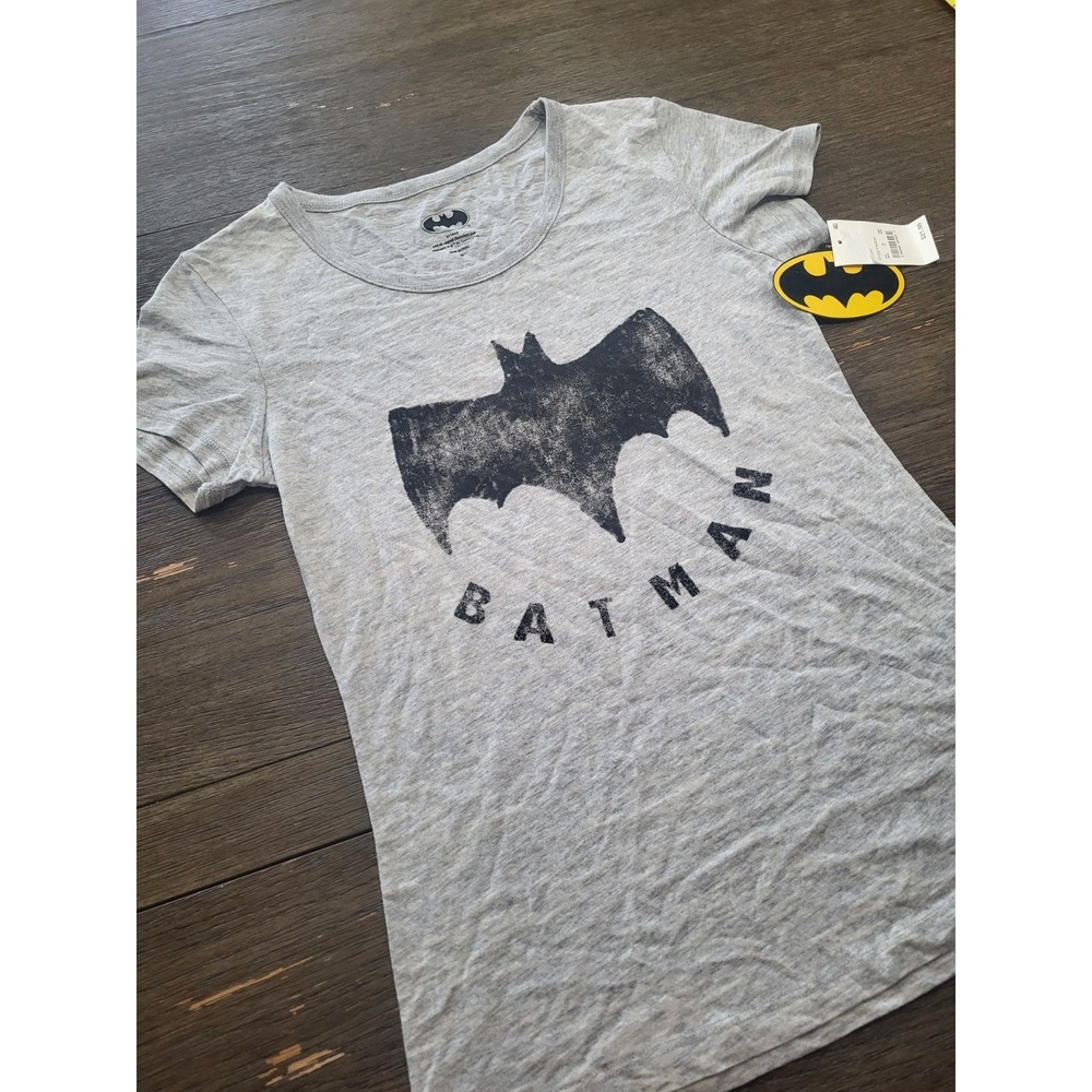 Batman Womens Medium T Shirt Licensed Logo Graphic Shirt‎ Top Heather Gray - Picture 6 of 6